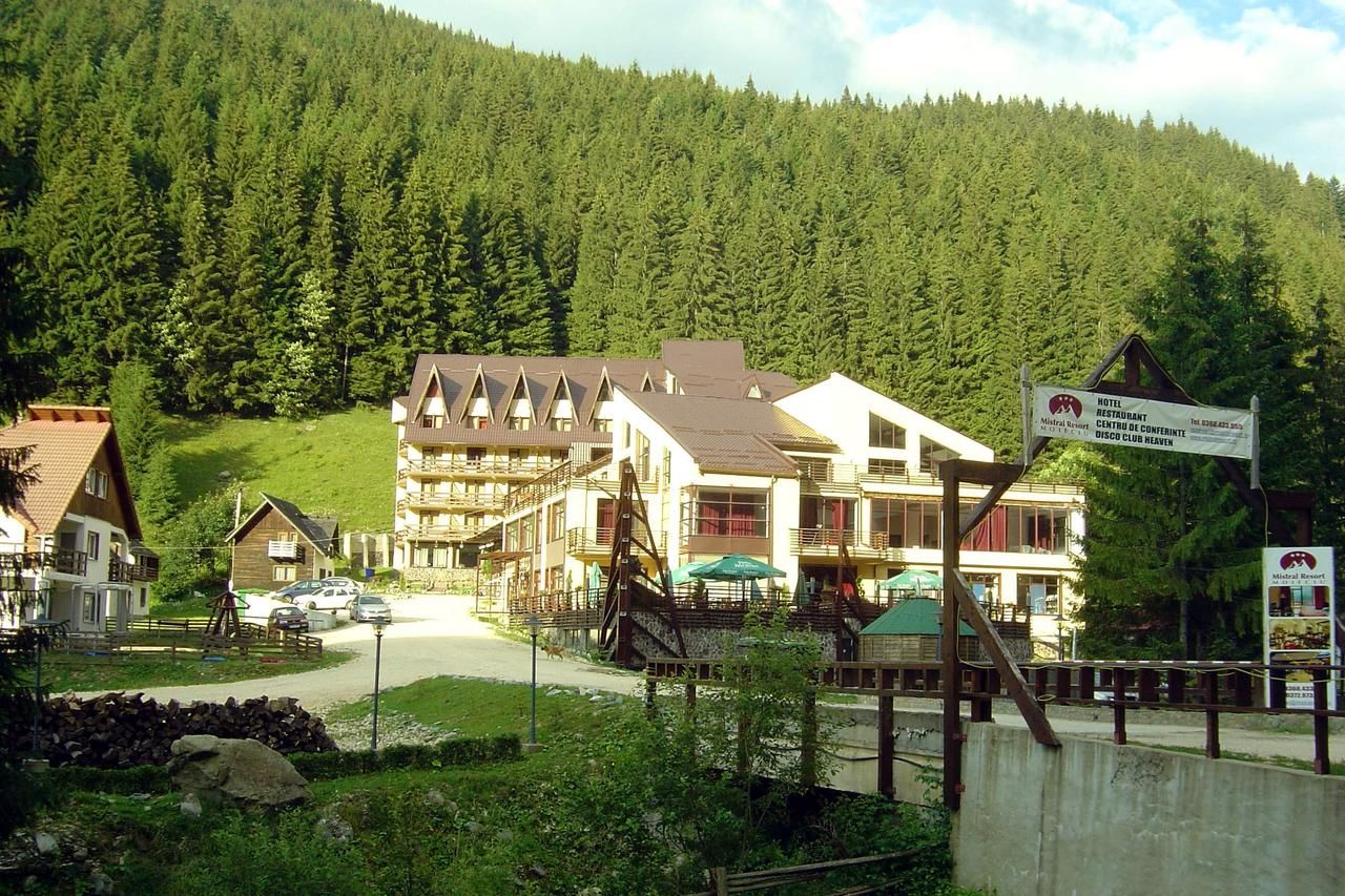 Отель Mistral Resort by Zeus International Мойечу-де-Сус-7